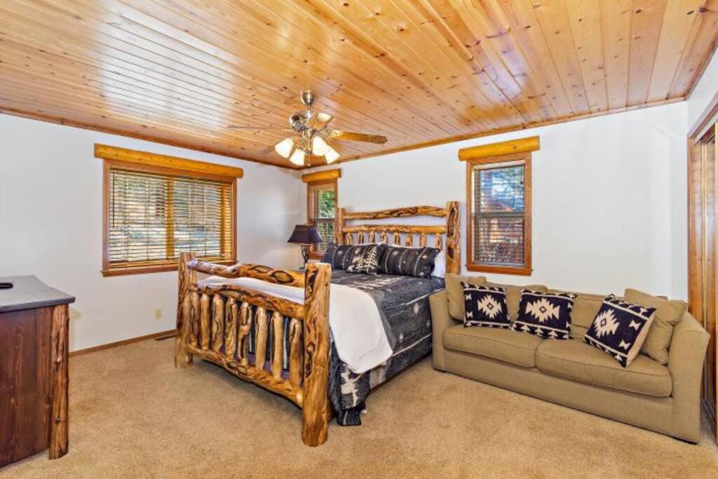 Custom Single Story Cabin With Jacuzzi Pool Table & Big Game Room With Arcade Games ビッグ・ベアー・レイク エクステリア 写真