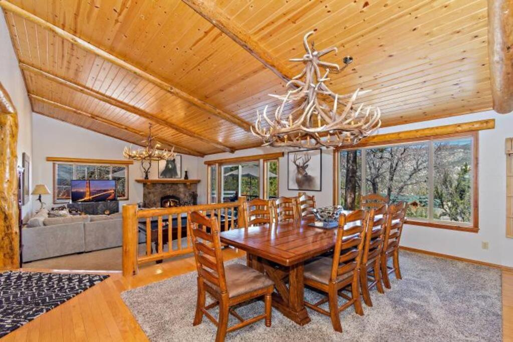 Custom Single Story Cabin With Jacuzzi Pool Table & Big Game Room With Arcade Games ビッグ・ベアー・レイク エクステリア 写真