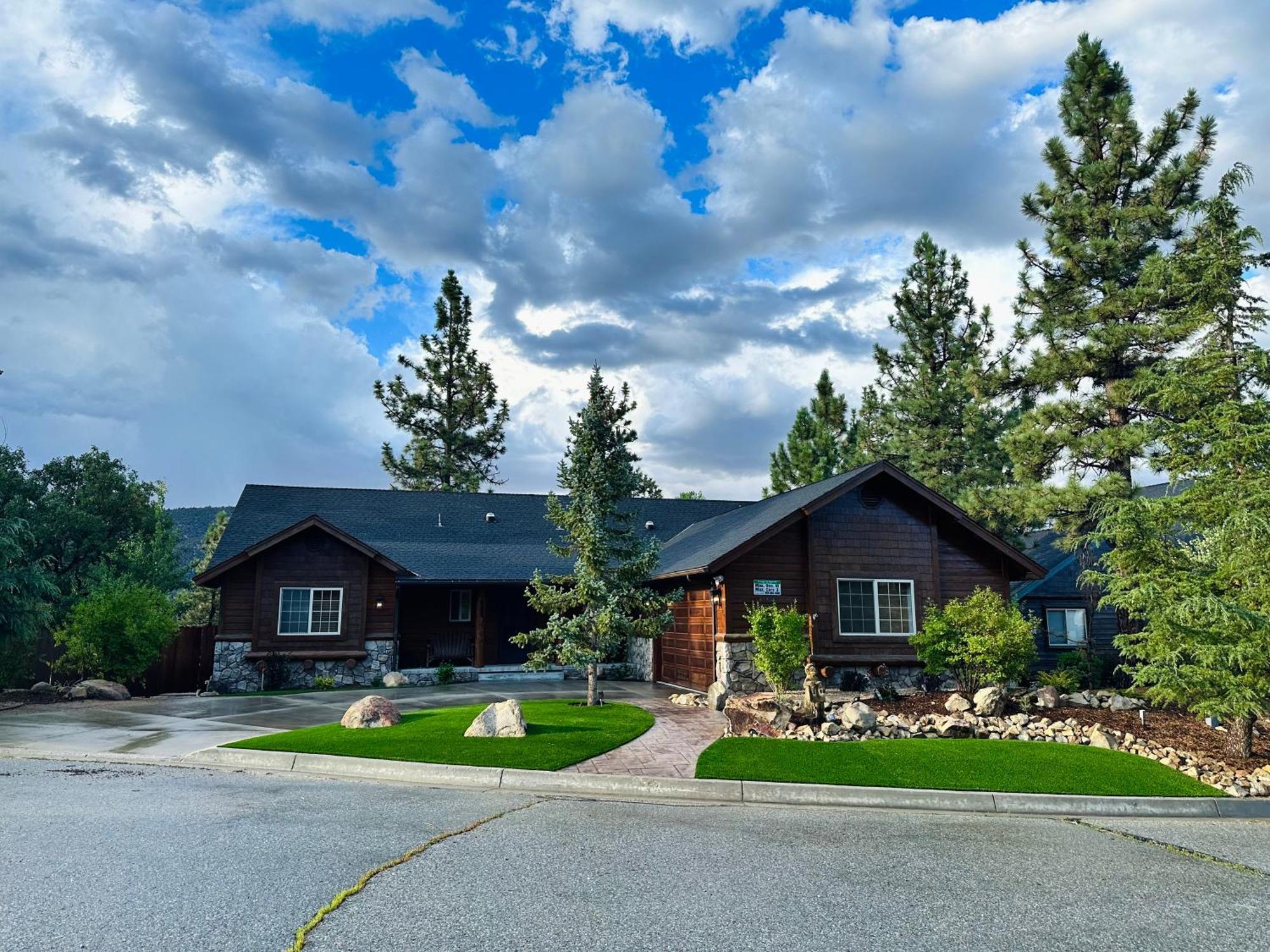 Custom Single Story Cabin With Jacuzzi Pool Table & Big Game Room With Arcade Games ビッグ・ベアー・レイク エクステリア 写真